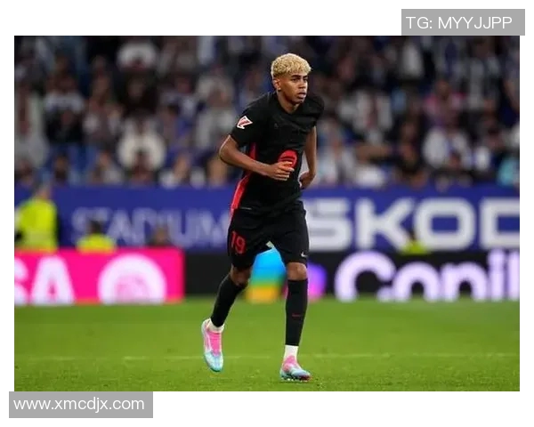 亚马尔签名被扔衣服：背后隐藏的故事与价值